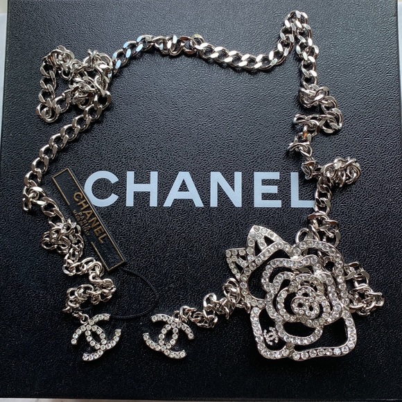 CHANEL Swarovski Crystal Camellia Rhinestone 🤍Silver Chain CC Belt Necklace NWT - Picture 6 of 16